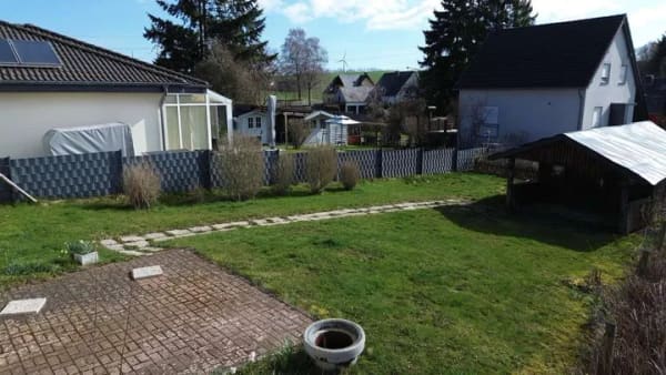 Immobilie in Reinsfeld - Charmantes und modernisiertes Einfamilienhaus mit großer Scheune - Bild 1
