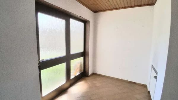 Immobilie in Püttlingen - Doppelhaushälfte mit Garage & Garten  in Püttlingen - Bild 2