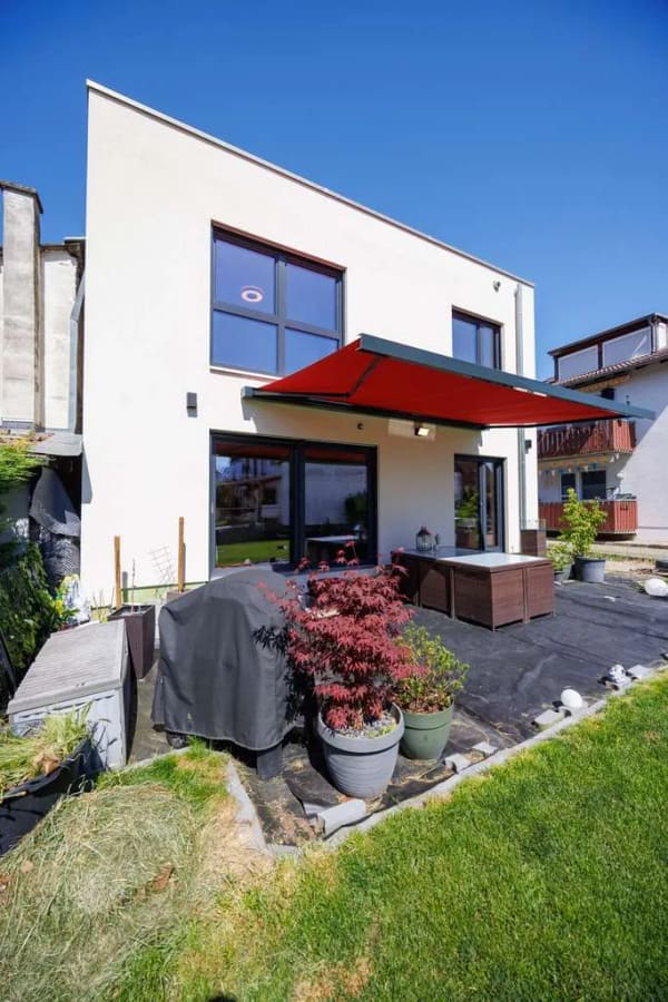 Immobilie in Ladenburg - Familienanwesen mit zwei hochwertigen Wohnhäusern! Wohnen, Arbeiten & Vermieten perfekt kombiniert - Bild 1