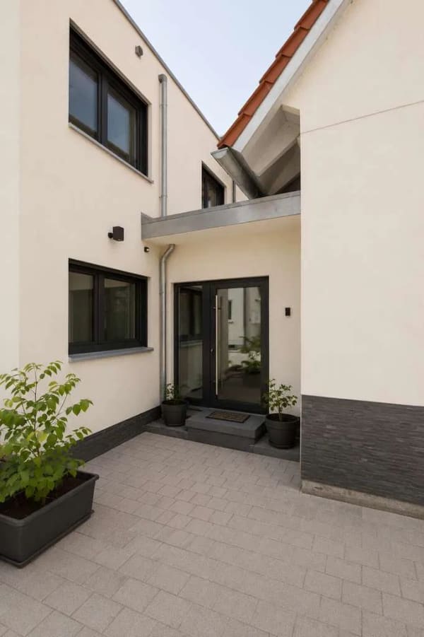 Immobilie in Ladenburg - Familienanwesen mit zwei hochwertigen Wohnhäusern! Wohnen, Arbeiten & Vermieten perfekt kombiniert - Bild 2