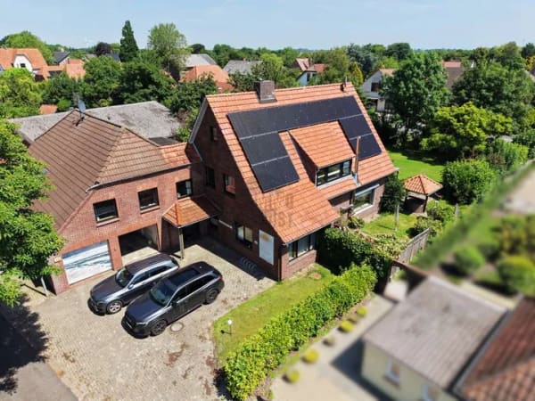 Immobilie in Butjadingen - WOHNEN, ARBEITEN UND GASTRO VEREINT – ANWESEN MIT PV-ANLAGE, EINLIEGERWOHNUNG, BIERGARTEN & HALLEN - Bild 1