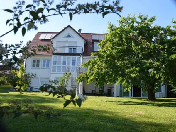 Immobilie in Pfaffenhofen an der Glonn - wunderschönes EFH mit großem Grundstück und unverbaubarem Blick ins Glonntal - Bild 0