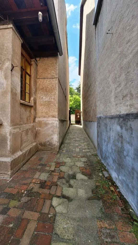 Immobilie in Burg - Mehrfamilienhaus mit zwei Wohneinheiten, Ausbaureserve im Dachgeschoss und großzügigem Nebengelass - Bild 3