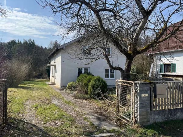 Immobilie in Kirchseeon - freistehendes 7 Zimmer EFH auf großem Grundstück mit Baurechtreserve// sofort beziehbar//provisionsf - Bild 1