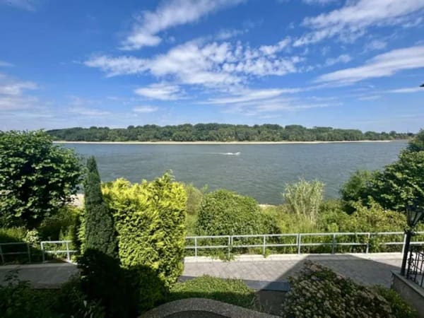 Immobilie in Wesseling - Außergewöhnliches MEHRGENERATIONEN - WOHN- & ARBEITSOBJEKT, unverbaubarer Rheinblick und Großgarage - Bild 3