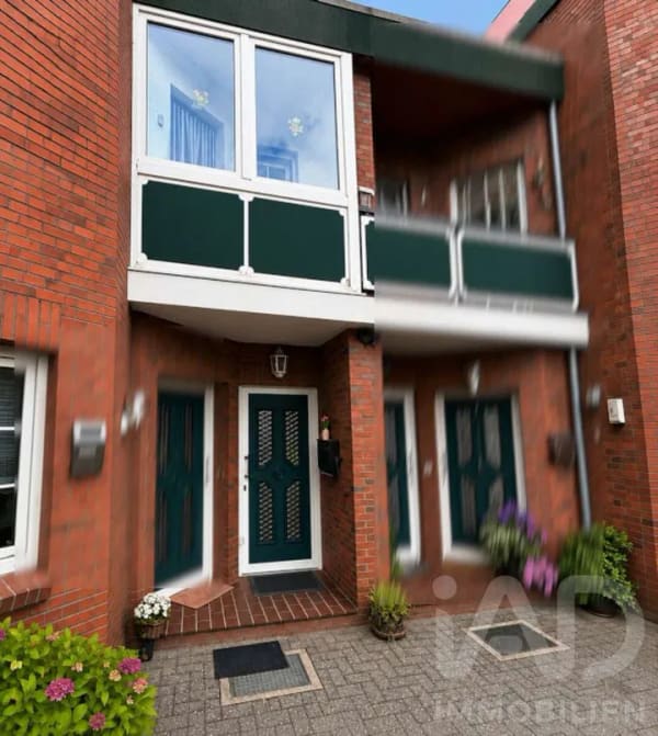 Immobilie in Uplengen - Oberwohnung mit Kanalblick, Balkon und viel Gestaltungspotenzial in Remels - Bild 0