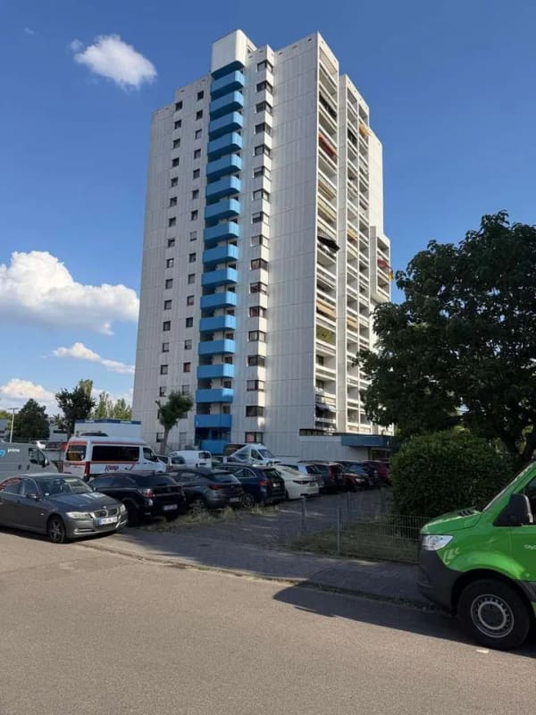 Immobilie in Frankenthal (Pfalz) - Über den Dächern von Frankenthal – 4-Zi-Wohnung im 14. OG mit Balkon & Fernblick - Bild 0