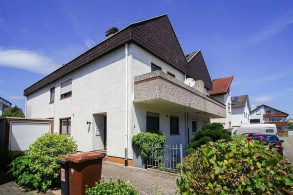 Immobilie in Stutensee - Familienfreundliche Doppelhaushälfte mit großem Wohnkomfort - Bild 0