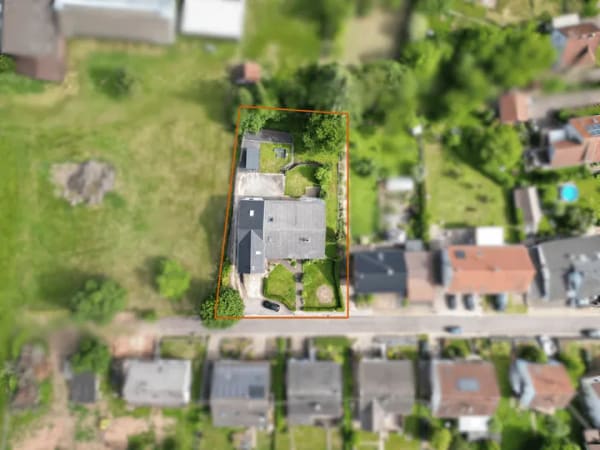 Immobilie in Mettlach - Platz, komfortabel, ruhig: Großzügiges Zweifamilienhaus in Randlage von Tünsdorf - Bild 1