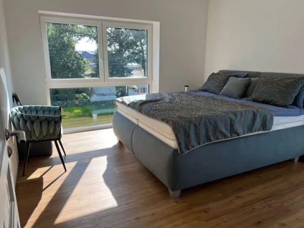 Immobilie in Hohn - Moderne Stadtvilla mit Sauna und PV-Anlage in Hohn - energieeffizient und möbliert - Bild 4