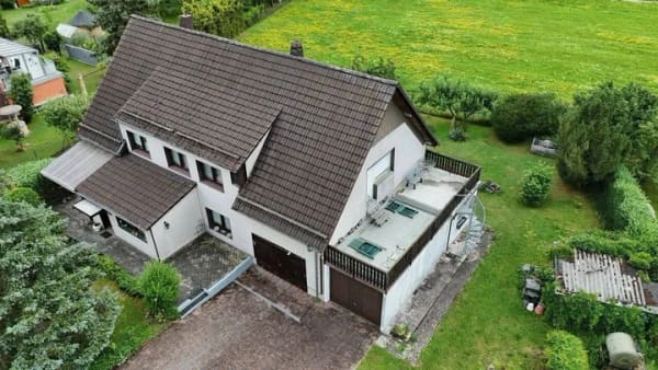 Immobilie in Blankenhain - Viel Wohnraum, viel Grundstück, Ihr Familienglück! - Bild 1