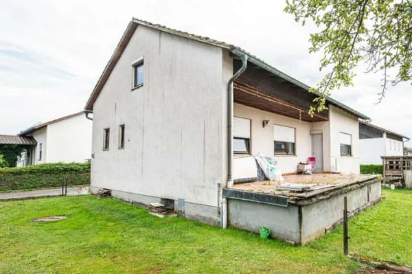 Immobilie in Pemfling - Sanierungsbedürftiges Wohnhaus mit Ausbaupotenzial - Bild 3