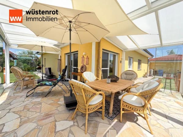 Immobilie in Elfershausen - Stilvolles Einfamilienhaus im mediterranen Design mit Wintergarten und großzügigem Grundstück - Bild 3