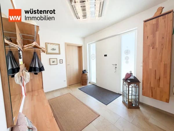 Immobilie in Elfershausen - Stilvolles Einfamilienhaus im mediterranen Design mit Wintergarten und großzügigem Grundstück - Bild 4