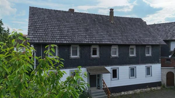 Immobilie in Stockheim - Projekt Traumhaus: Historisches Zweifamilienhaus mit gigantischem Potenzial in 96342 Stockheim-Burggrub! - Bild 2