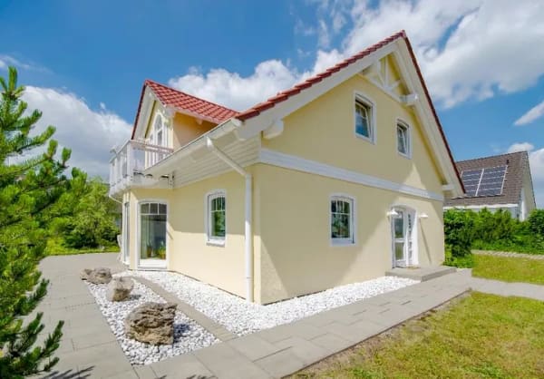 Immobilie in Güstrow - Bauen ist wieder bezahlbar mit Bauzinsen ab 1 % und einer Heidenheim-Preisoffensive. - Bild 0