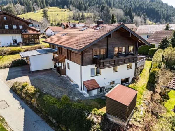 Immobilie in Missen-Wilhams - Blockhaus-Maisonette in Wilhams: exklusiv wohnen mit Alpenblick - Bild 3
