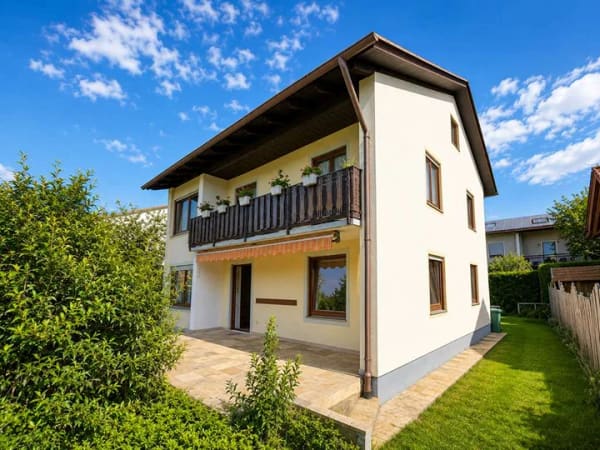 Immobilie in Bruckmühl - Zweifamilienhaus mit Ausbaureserve, Potenzial für drei Wohneinheiten in Toplage von Bruckmühl - Bild 1