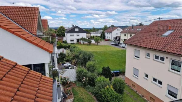 Immobilie in Rutesheim - Gepflegte 3 1/2-Zimmer-DG-Wohnung mit gehobener Ausstattung und EBK in Rutesheim - provisionsfrei! - Bild 1