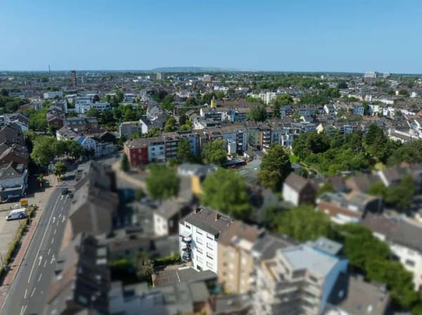 Immobilie in Düren - Gepflegtes 5-Familienhaus mit 2 Garagen und Entwicklungspotenzial - Bild 3