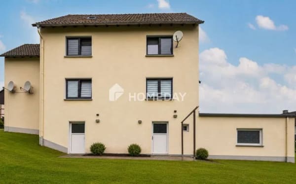 Immobilie in Ruppichteroth - Großzügiges Zweifamilienhaus mit viel Platz in guter Lage - Bild 0