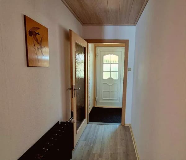 Immobilie in Osternienburger Land - Einfamilienwohnhaus mit gepflegtem Grundstück in ruhiger Wohnlage - Bild 2