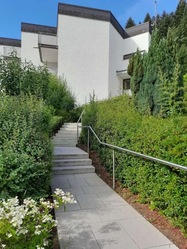 Immobilie in Baiersbronn - 2-Zimmer-Maisonette-Wohnung mit Balkon und Tiefgaragenstellplatz - Bild 1