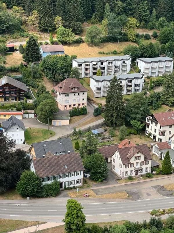 Immobilie in Baiersbronn - 2-Zimmer-Maisonette-Wohnung mit Balkon und Tiefgaragenstellplatz - Bild 3