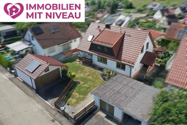 Immobilie in Syrgenstein - Traumhaftes Ein- bzw. Zweifamilienhaus in Syrgenstein! Ein Familiendomizil mit 3 Garagen ! - Bild 0