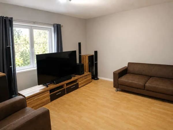 Immobilie in Winzer - Viel Platz zum fairen Preis: Gepflegte 3-Zimmer-Wohnung mit modernisierter Elektrik in Winzer - Bild 1