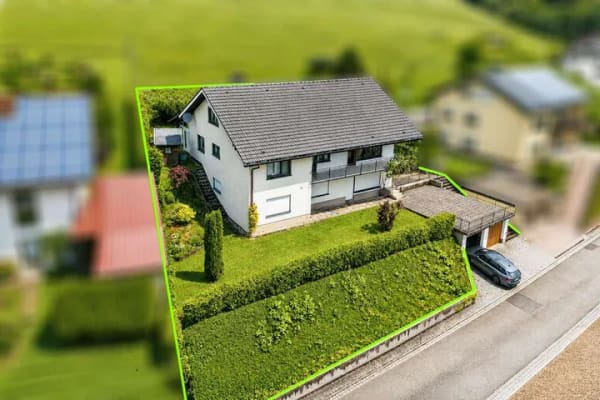 Immobilie in Gütenbach - Großes und sehr gepflegtes Zweifamilienhaus in guter sonniger Lage in Gütenbach - Bild 2