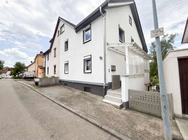 Immobilie in Wurmlingen - Doppelhaushälfte mit modernisierter Heizung, Wintergarten und Stellplatz - Bild 0