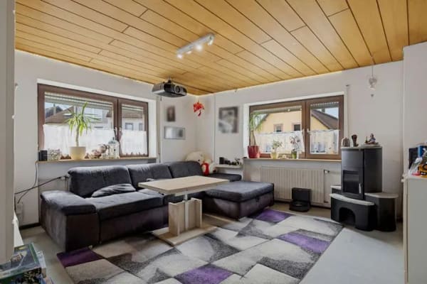 Immobilie in Karlsbad - Attraktive Kapitalanlage: Großzügiges Haus mit weitläufigem Grundstück und Scheune - Bild 2