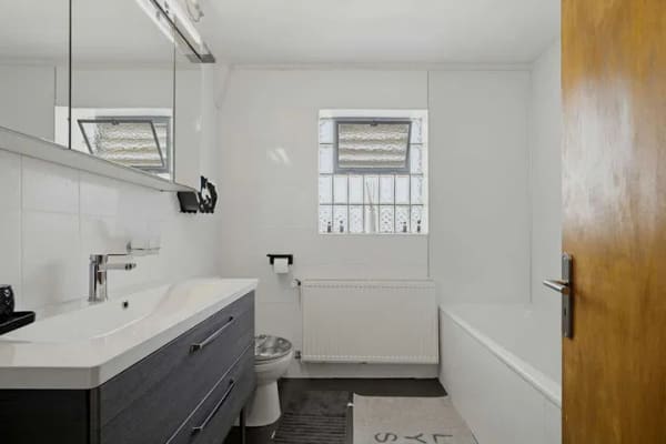 Immobilie in Karlsbad - Attraktive Kapitalanlage: Großzügiges Haus mit weitläufigem Grundstück und Scheune - Bild 3
