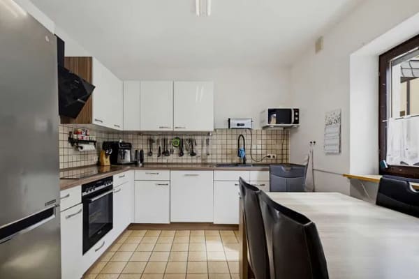 Immobilie in Karlsbad - Attraktive Kapitalanlage: Großzügiges Haus mit weitläufigem Grundstück und Scheune - Bild 4