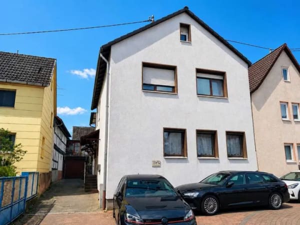 Immobilie in Altenstadt - 2 Familienhaus in Altenstadt Lindheim + eine dritte Wohnung im Nebengebäude - Bild 1