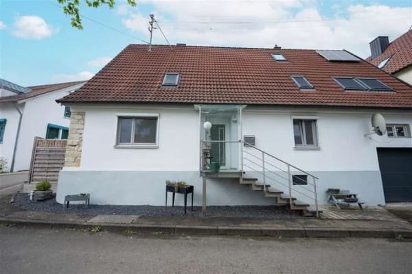 Immobilie in Asselfingen - Liebevoll modernisiertes Bauernhaus mit historischem Fachwerkcharme und modernem Wohnkomfort - Bild 1