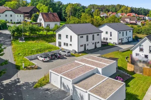 Immobilie in Heinersreuth - Baujahr 2021! Energieeffizienter KfW-40 Neubau mit PV-Anlage und in ruhiger Lage - Bild 2