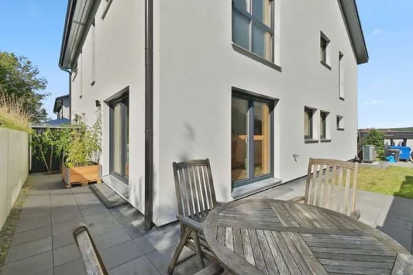 Immobilie in Heinersreuth - Baujahr 2021! Energieeffizienter KfW-40 Neubau mit PV-Anlage und in ruhiger Lage - Bild 3