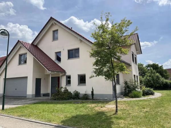 Immobilie in Neuler - Exklusives Zweifamilienhaus in Neuler

 - Bild 0