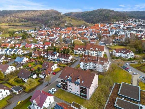 Immobilie in Schelklingen - Von der Sonne verwöhnt! 3,5-Zimmer-Eigentumswohnung mit durchdachtem Grundriss - Bild 4