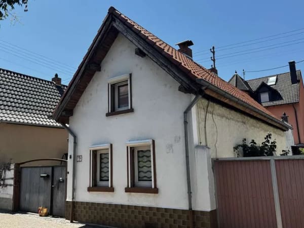 Immobilie in Heßheim - Heßheim: Kompaktes Haus mit 4,5 Zimmern …Handwerker aufgepasst - Bild 0