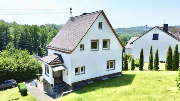 Immobilie in Steinebach/Sieg - **Charmantes Einfamilienhaus mit Potenzial in Steinebach Sieg** - Bild 2