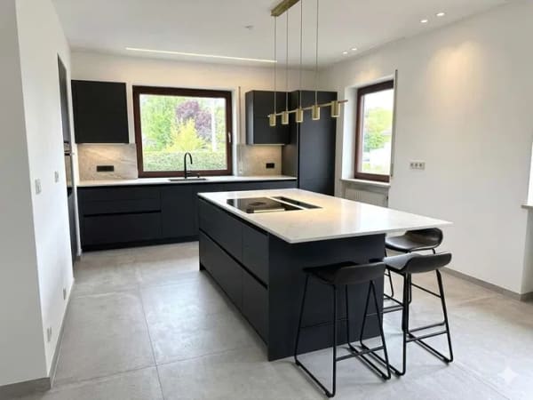 Immobilie in Fahrenzhausen - Mehrgenerationen Haus mit Potenzial - Bild 1