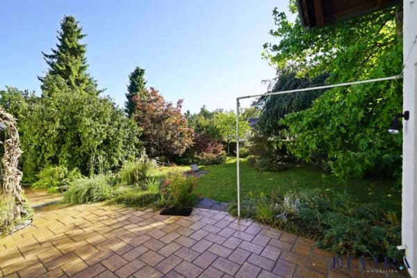 Immobilie in Feldkirchen-Westerham - ELVIRA - Feldkirchen-Westerham, großzügiges Zweifamilienhaus auf schönem Grundstück in ruhiger Lage - Bild 1