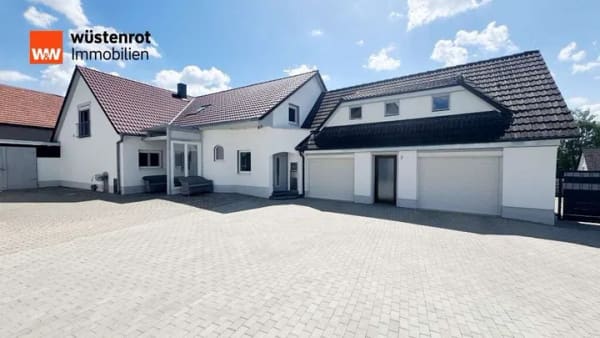Immobilie in Neresheim - Großzügiges Raumwunder mit Einliegerwohnung, 3 Garagen & moderner Technik in Neresheim-Ohmenheim - Bild 0