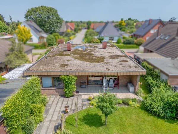 Immobilie in Wiesmoor - Großzügiger Bungalow mit Sonnenterrasse, vermietet in zentraler Siedlung von Wiesmoor - Bild 1
