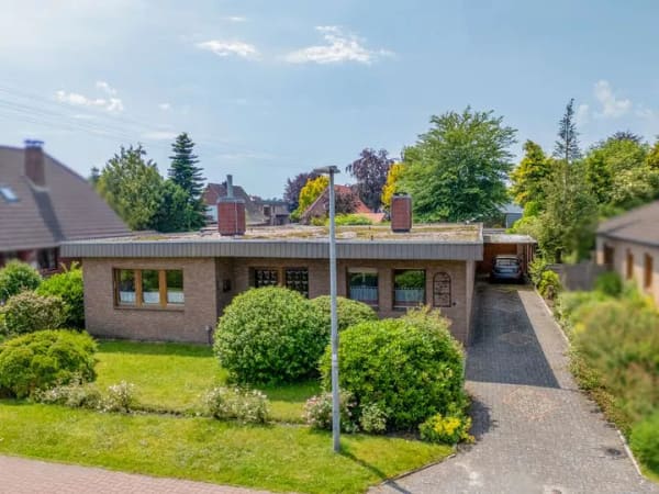 Immobilie in Wiesmoor - Großzügiger Bungalow mit Sonnenterrasse, vermietet in zentraler Siedlung von Wiesmoor - Bild 2