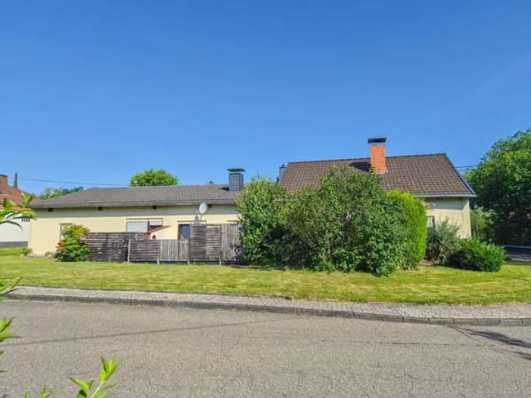 Immobilie in Döttesfeld - Gepflegtes 3-Parteienhaus im Bungalowstil in zentraler Wohnlage von Puderbach zu verkaufen! - Bild 3