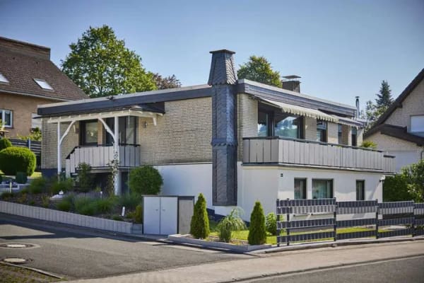 Immobilie in Meschede - Modernisierter Bungalow mit Einliegerwohnung und traumhaftem Garten - Bild 0